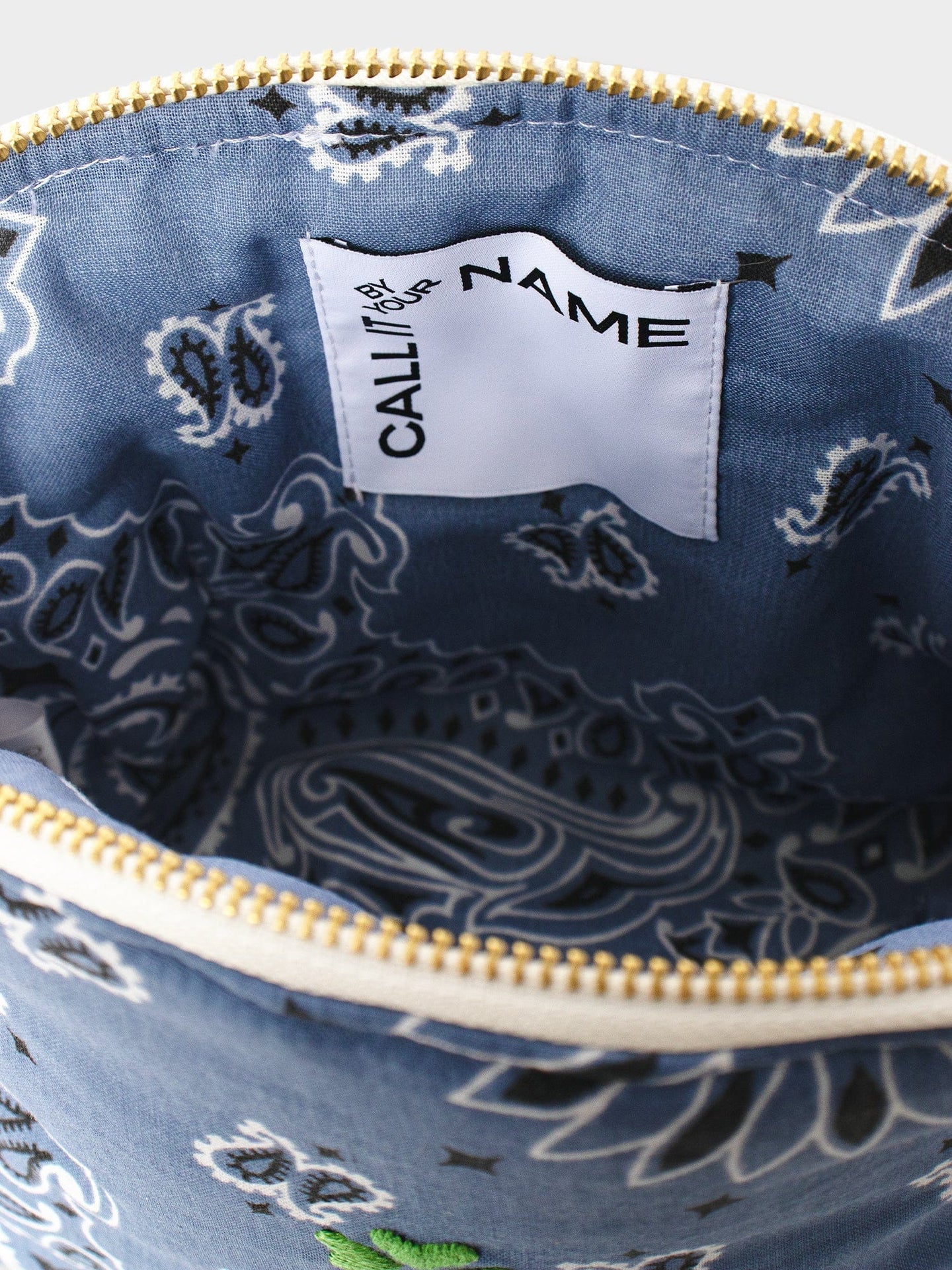 CALL IT BY YOUR NAME Bag One Size / Chambray Chambray Clover Toiletry Bag C0SLK500-OS-CHM Chambray Clover Toiletry Bag