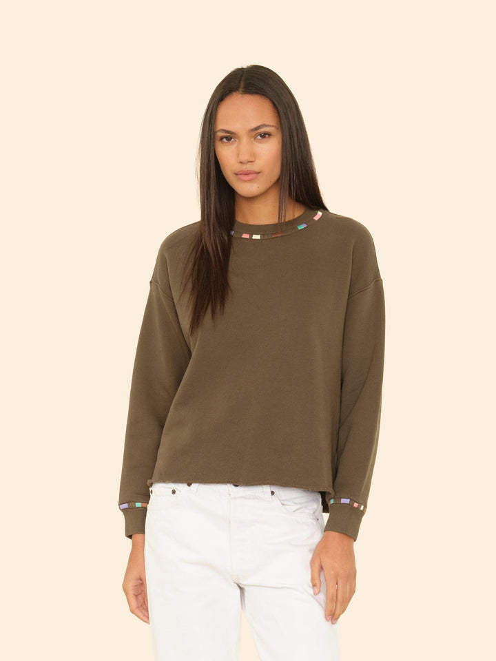 X2510 Sweatshirt Clover Green Embroidered Honor Sweatshirt Clover Green Embroidered Honor Sweatshirt