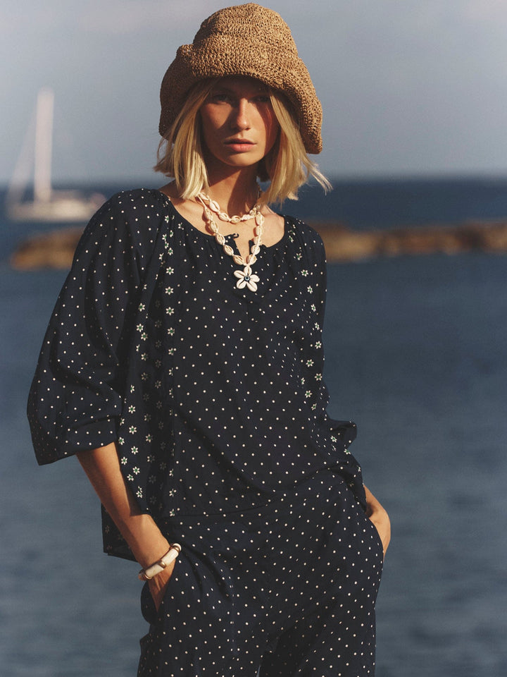 X2601 Top Navy Daisy Willa Top Navy Daisy Willa Top