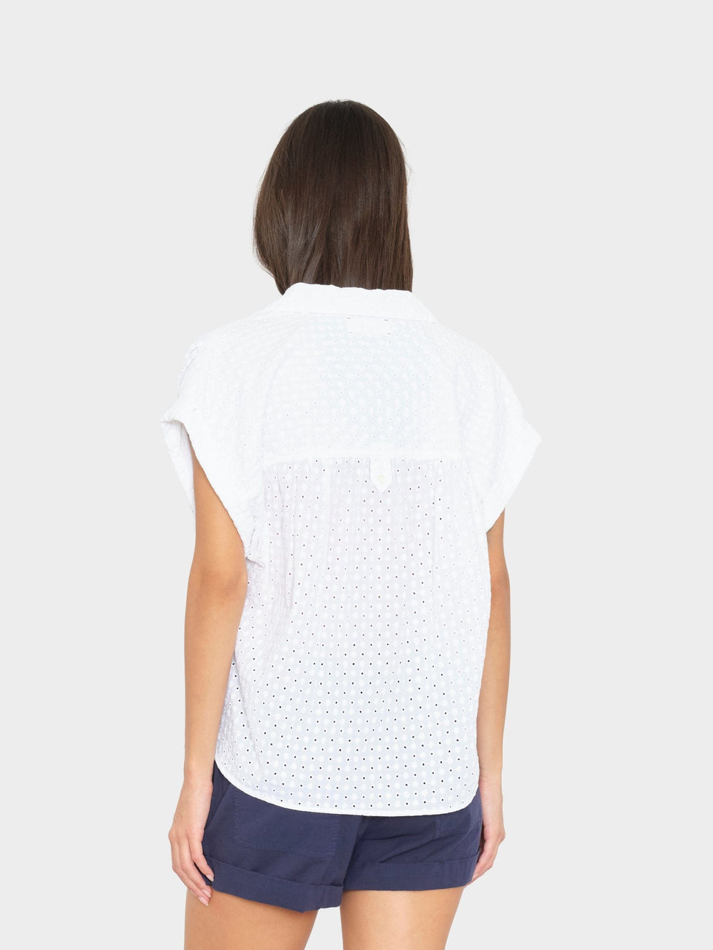 X2603 Shirt White Lexi Embroidered Shirt White Lexi Embroidered Shirt