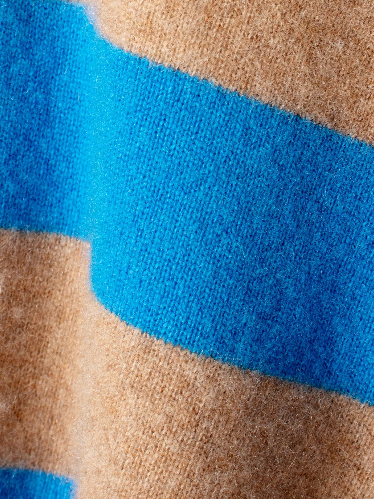 X2606 Sweater Cobalt Sand Braxton Sweater Cobalt Sand Braxton Sweater