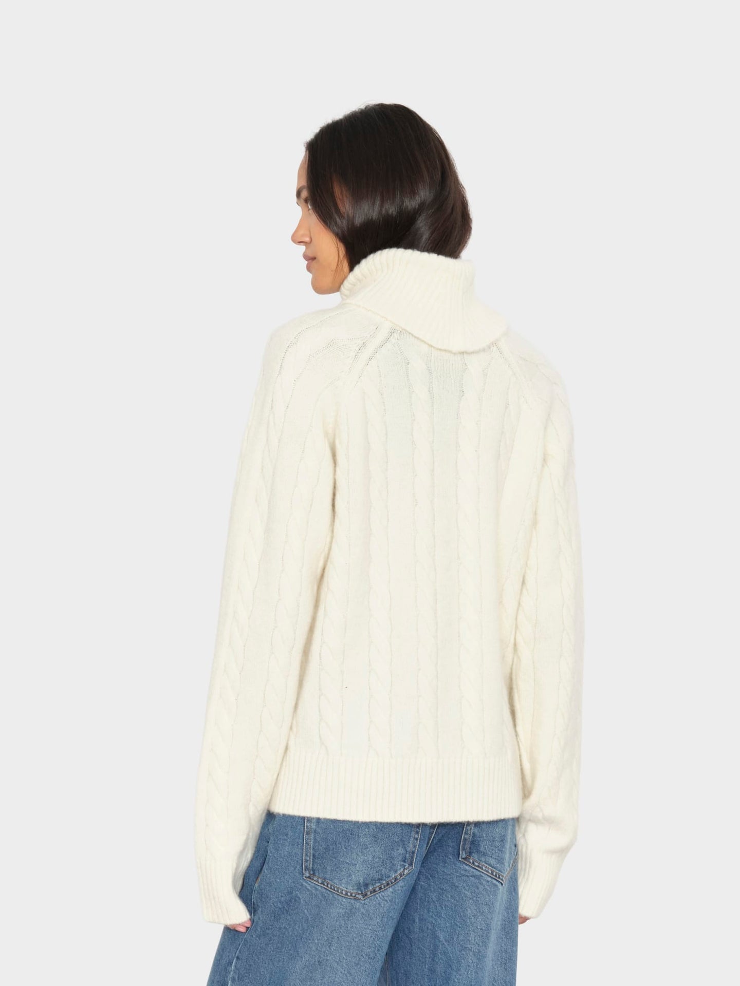 X2606 Sweater Cream Feather Toby Sweater Cream Feather Toby Sweater