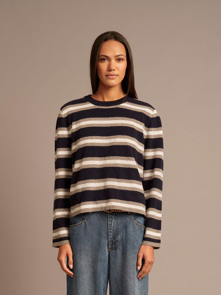 X2606 Sweater Midnight Ivory Maxwell Sweater Midnight Ivory Maxwell Sweater